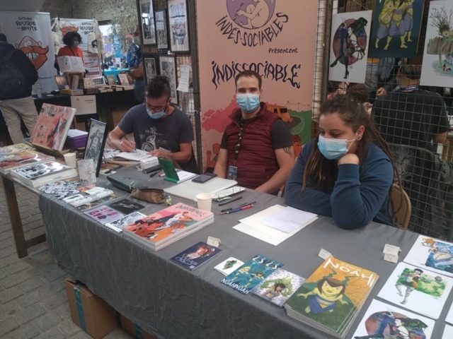 Rathur, Teddy Bellino et Yeliza sur le stand des Indés-sociables